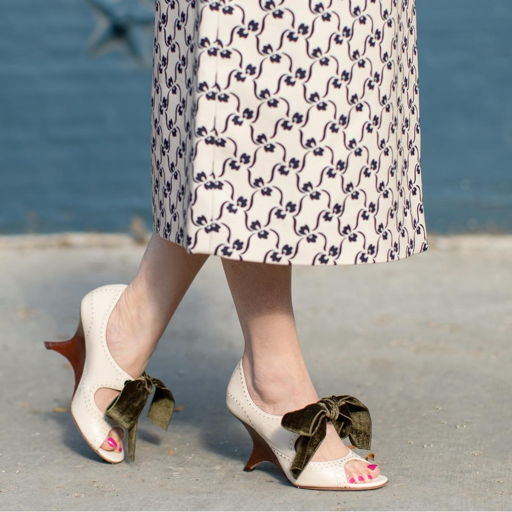 Tory Burch charm bow wedge